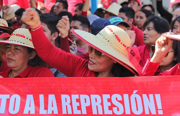 Antorcha Magisterial conmemora Día del Trabajo