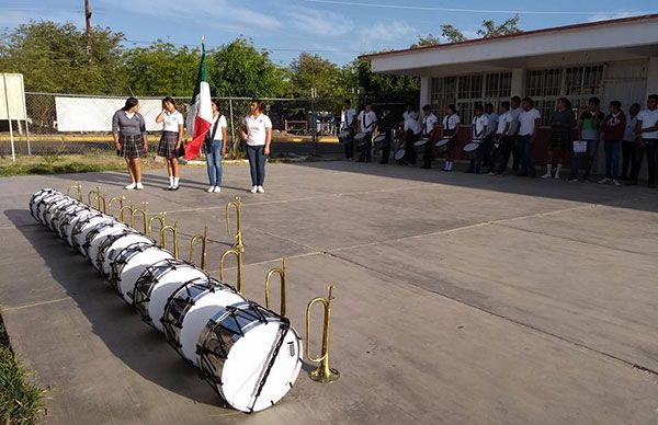 FNERRR en Sinaloa consigue banda de guerra