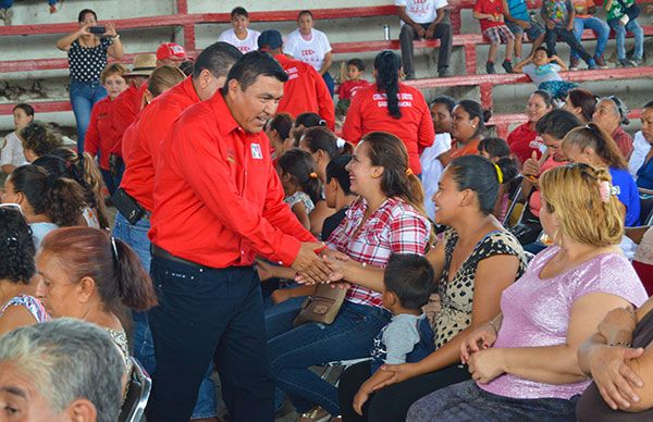 Impulsará José Meza el desarrollo laboral para la mujer en Gabriel Zamora