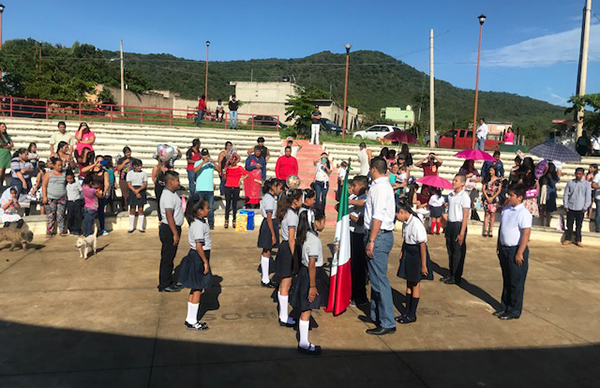   Concluyen labores en escuelas antorchistas 