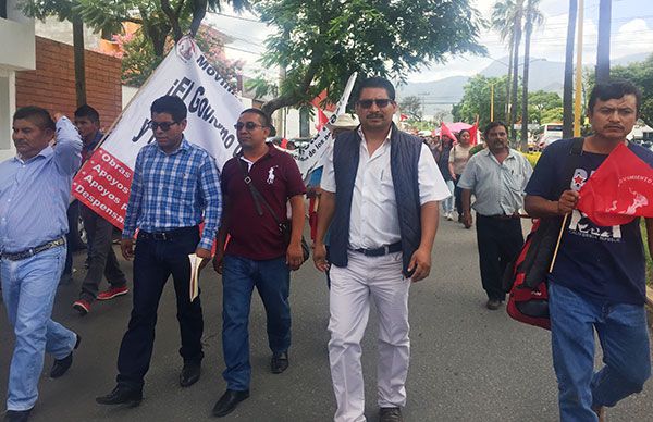 Marchan antorchistas oaxaqueños; exigen solución de demandas