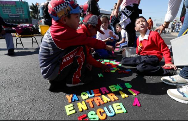 Insensibilidad de Secretaría de Educación hace que niños tomen clases en pésimas condiciones