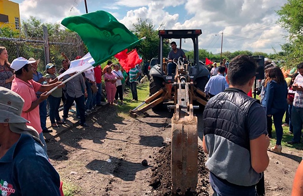 Banderazo a inicio de obra en Xochitepec 