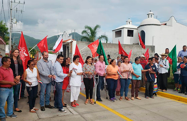 Familias humildes estrenan pavimentación en Francisco Villa 