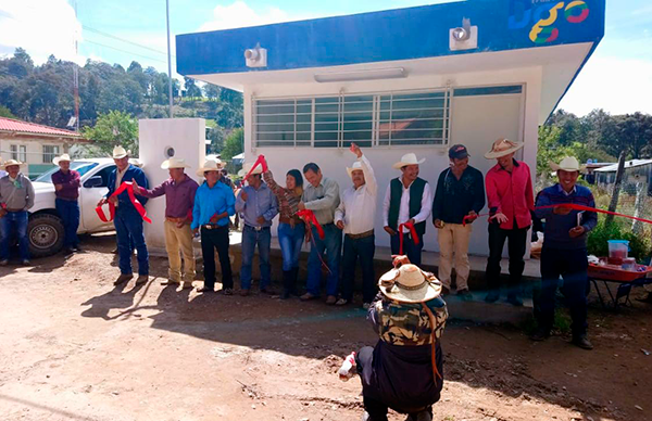 Entrega Antorcha oficina para autoridades indígenas en Mezquital