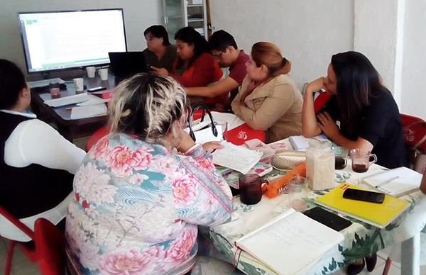 Reciben curso de docencia maestros de la preparatoria Ponciano Arriaga Leija 