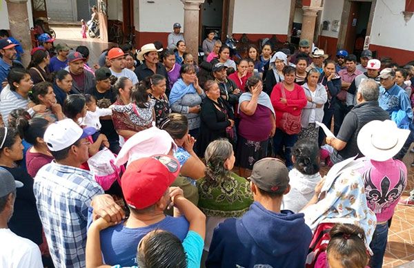 Habitantes de Penjamillo entregaron su pliego de necesidades a nuevo edil municipal