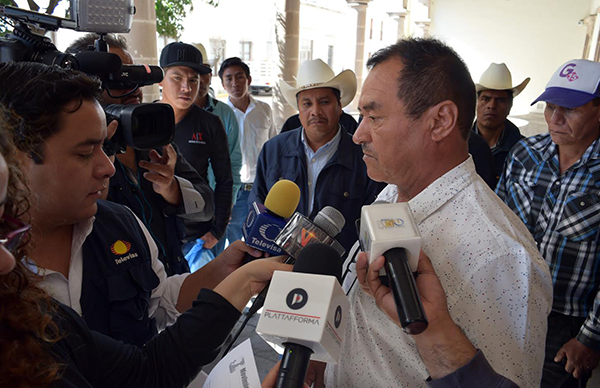 Denuncian falta de atención en Mezquital tras destrozos del huracán Willa