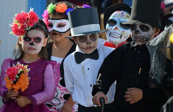 Escuelas antorchistas promueven tradiciones mexicanas