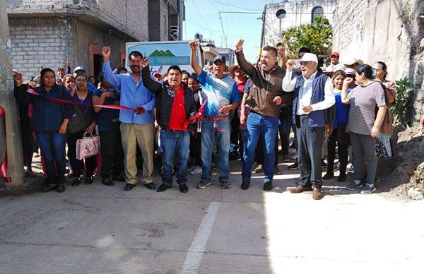 Antorchistas de San Agustín del Pulque inauguran la pavimentación de una de sus calles