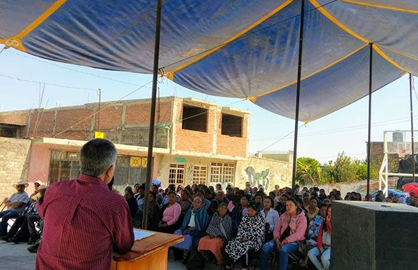 Inauguran antorchistas cancha de usos múltiples en colonia de Pátzcuaro