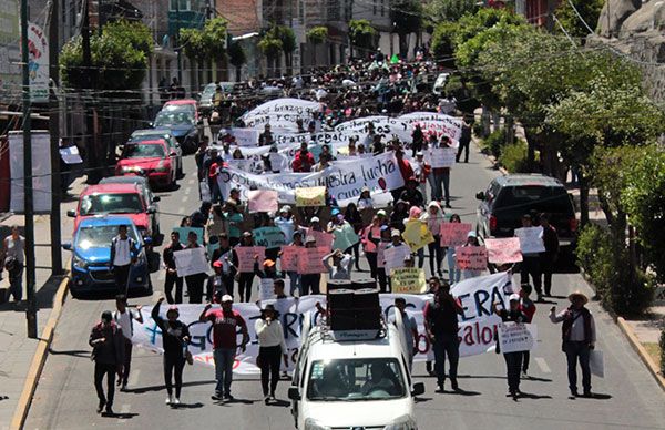 Marchan más de tres mil estudiantes en Tlaxcala