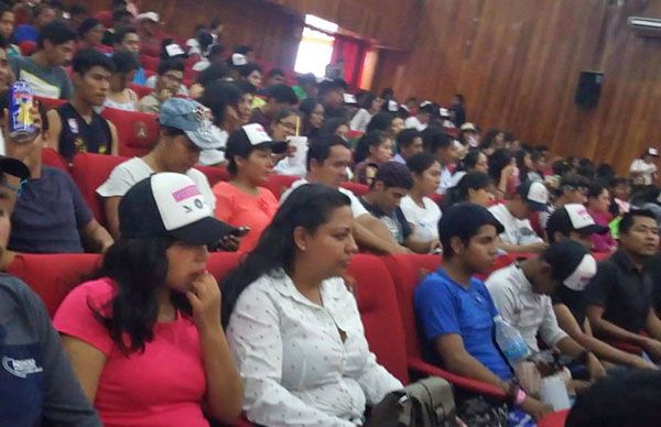 Docentes michoacanos aportan su preparación académica en la VII Espartaqueda Nacional de Matemáticas