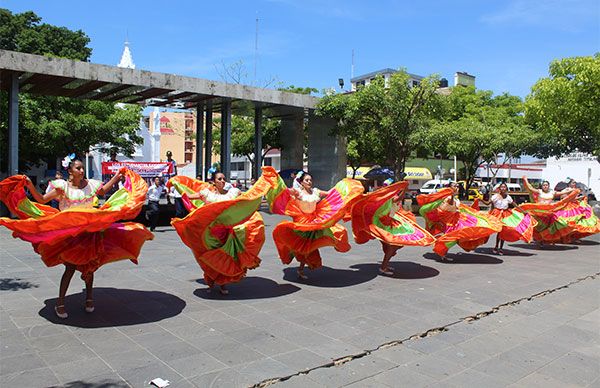 Grupo cultural de preparatoria José Martí realiza Caravana Cultural