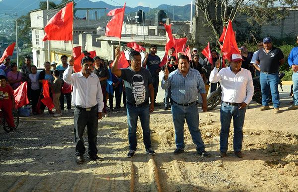 Antorchistas logran obra;  beneficios que eliminó el Gobierno Federal 