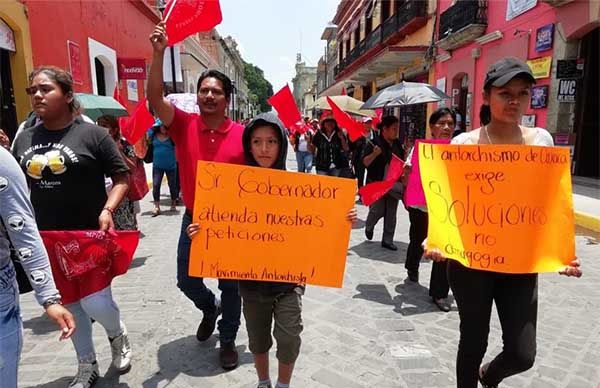 Funcionarios del Gobierno estatal siguen sin atender demandas de oaxaqueños humildes 