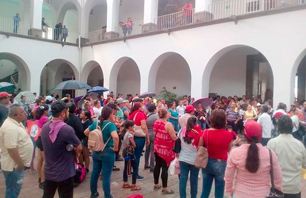 Habitantes de Culiacán exigen solución a obras y servicios