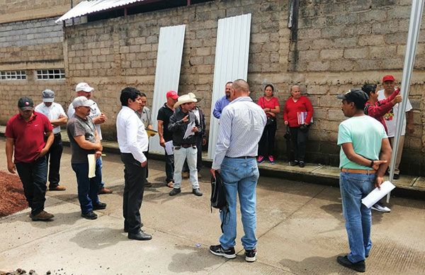 Logran miembros de Antorcha paquetes de láminas a bajo costo gracias a sus gestiones organizadas