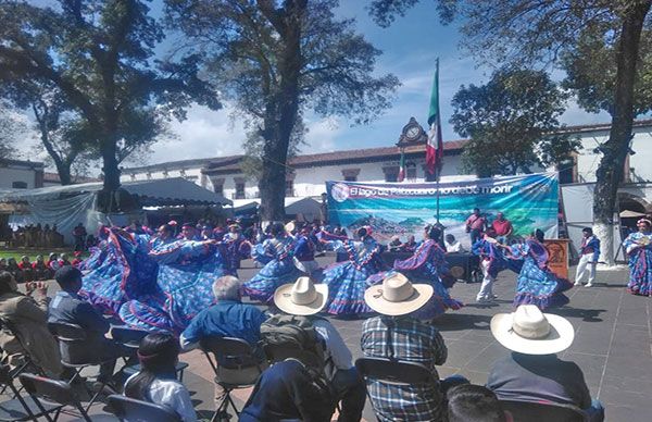 Hay que organizarse y luchar de la mano de Antorcha para rescatar el lago de Pátzcuaro: Omar Carreón