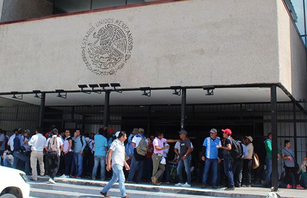 Docentes antorchistas se mantienen firmes en su lucha 