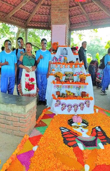 Realiza COBA 84 actividades por el día de muertos en Carapan