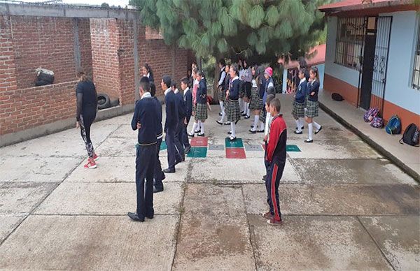 Promueve el Movimiento Antorchista actividades deportivas para jóvenes en Pátzcuaro