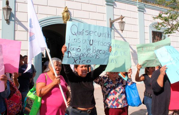 Antorchistas de Cd.Victoria cumplen tres días de plantón; exigen atención a apoyos sociales para las colonias