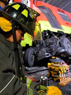 CDMX: El Metro choca y la policía detiene y golpea a estudiantes 