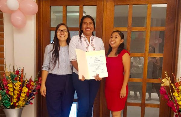 Reciben certificado egresados de preparatoria antorchista