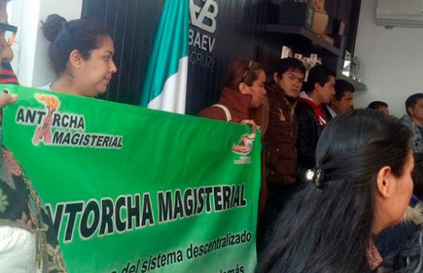 Morena se desentiende de docentes