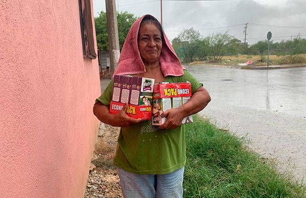 Entrega Antorcha leche a habitantes de Nuevo Laredo