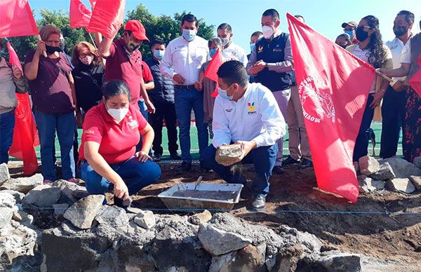 Dan arranque de obra en Unidad Deportiva La Antorcha