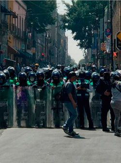 Ley garrote contra el pueblo necesitado: golpes, disparos, mujeres arrastradas y detenidas 