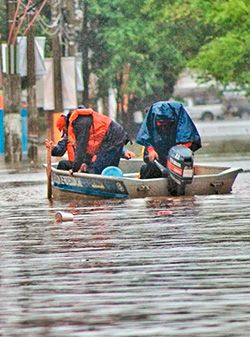 Inundaciones, corrupción del pasado, ineptitud de Morena