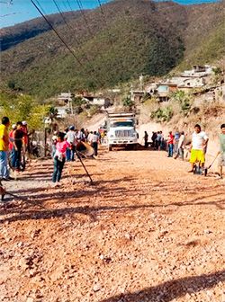 Colonia Nueva Revolución, 10 años de zozobra y lucha