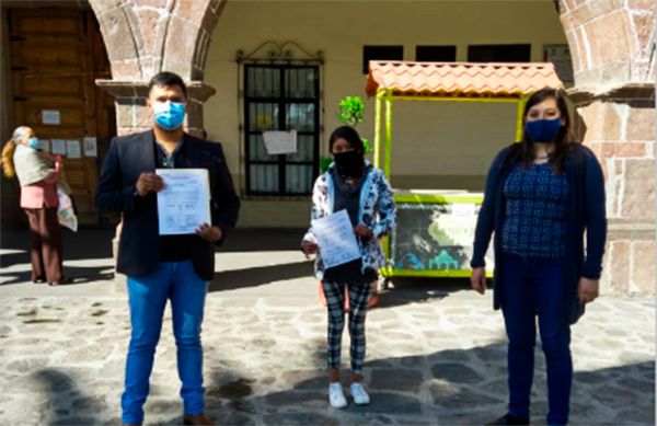 Magisterio antorchistas de Tenango del Valle entrega pliego petitorio