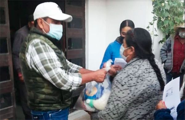 Entrega Antorcha despensas en Soltepec