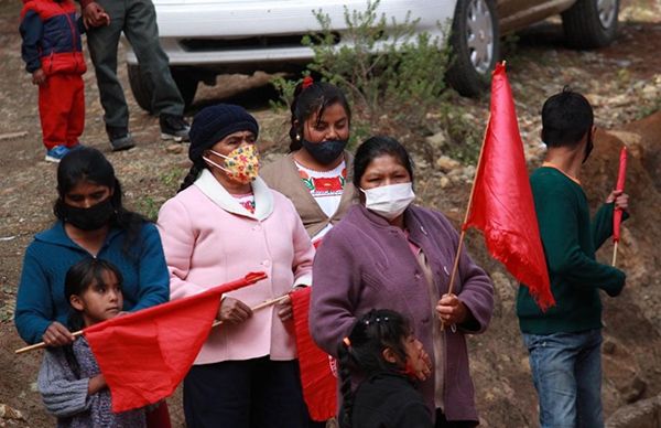 Celebran campesinos de la Mixteca de Oaxaca por electrificación