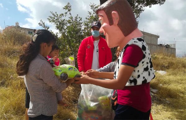 Lleva Antorcha alegría a los niños