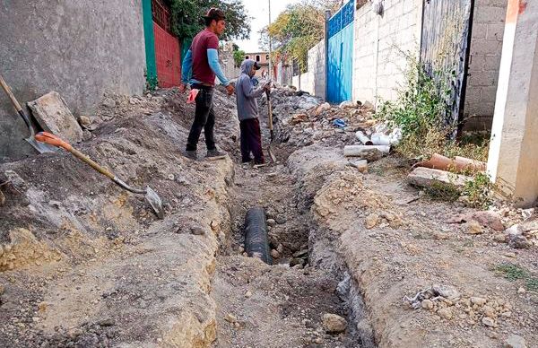 Amplían drenaje en Santa Inés Ahuatempan