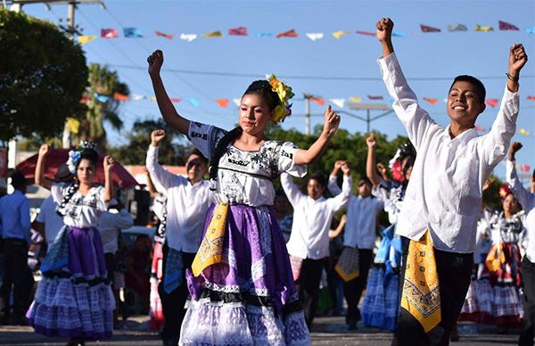 La Feria de la unidad entre los pueblos en Tecomatlán