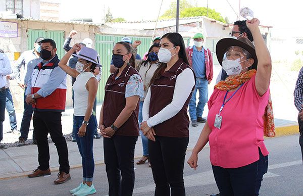 Inauguran pavimentación de calles