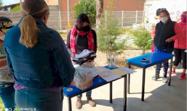 Entregan uniformes en primaria de Amozoc