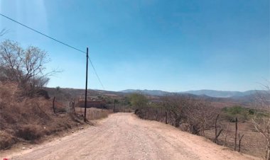 Exigen habitantes de Ixcamilpa pavimentación de carretera