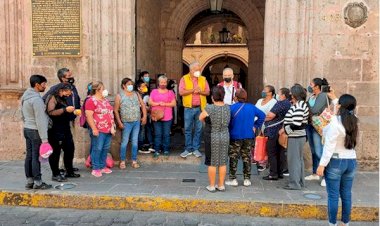 Morelianos continúan exigiendo el equipamiento de clínica en Misión del Valle