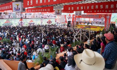 Defender la causa del pueblo, tarea de la juventud