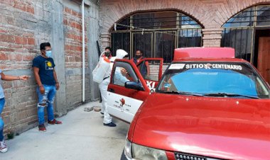 Brigada antorchista sanitiza transporte público de Tlaxiaco