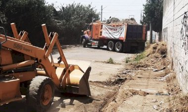 Realizan jornada de limpieza vecinos de San Isidro