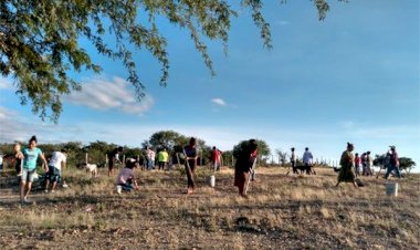 Antorchistas realizan faena en COBAT de Tamaulipas