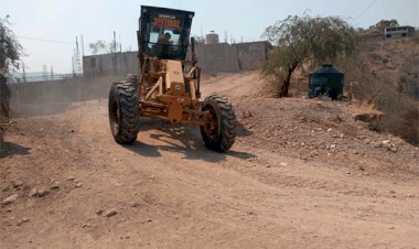 Repara ayuntamiento acceso a la colonia Antorcha, en Tlapa